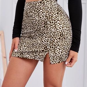 Shein split him leopard mini skirt